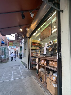 El Mercado Latino by null