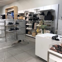 H&M - Trendy Accessories