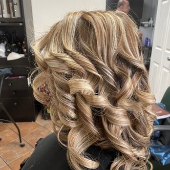 California Hairlines - High lights - Hair Salons Near Me - Costa Mesa, California California Hairlines - High lights - Hair Salons Near Me - Costa Mesa, California