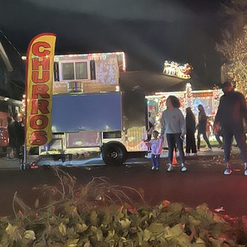 Willow Glen Holiday Lights - Festivals Near Me - San Jose, California Willow Glen Holiday Lights - Festivals Near Me - San Jose, California