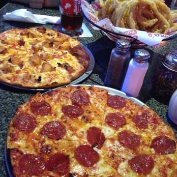 Emma's Pub & Pizza - Pizza Near Me - Bridgewater, Massachusetts Emma's Pub & Pizza - Pizza Near Me - Bridgewater, Massachusetts