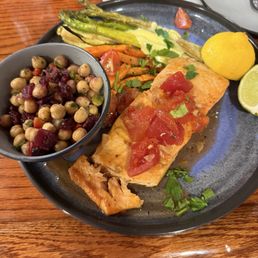 Salmon and chickpea salad. Salmon and chickpea salad.