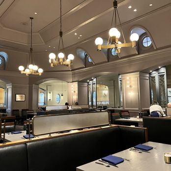 Ale & Compass Restaurant - Seating area - American Near Me - Orlando, Florida Ale & Compass Restaurant - Seating area - American Near Me - Orlando, Florida