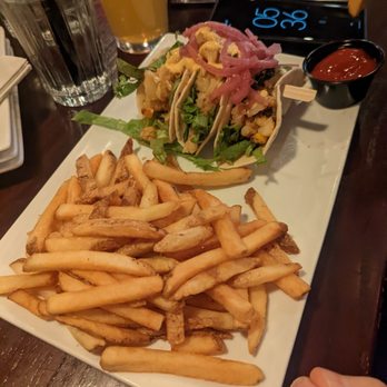 The Den Cape Cod - Fish tacos - American Near Me - Dennis Port, Massachusetts