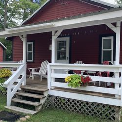 Montaup Cabins