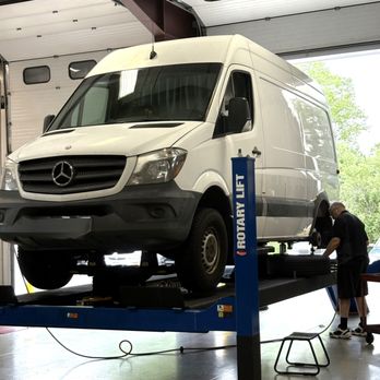 Dell's Service Center - Sprinter van service. We are happy to assist you! - Auto Repair Near Me - Green Bay, Wisconsin Dell's Service Center - Sprinter van service. We are happy to assist you! - Auto Repair Near Me - Green Bay, Wisconsin