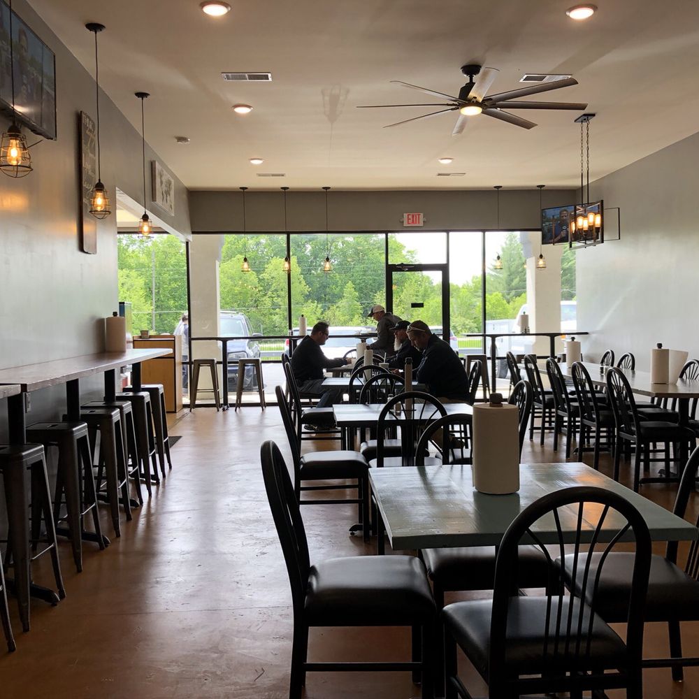 HoneyBadger Grill - Interior - American Near Me - Troy, Missouri