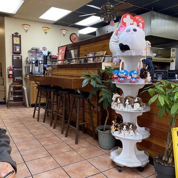 A Pizza House - Interior - Pizza Near Me - Everett, Washington A Pizza House - Interior - Pizza Near Me - Everett, Washington