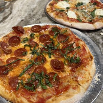 Taglio - Columbia Tusculum - Hot honey - NY style - Pizza Near Me - Cincinnati, Ohio Taglio - Columbia Tusculum - Hot honey - NY style - Pizza Near Me - Cincinnati, Ohio