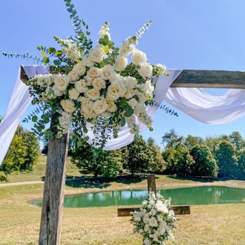 Blooms By Brooke - Florists Near Me - Paris, Kentucky Blooms By Brooke - Florists Near Me - Paris, Kentucky