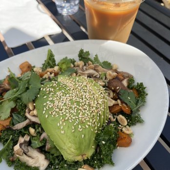 Cafe Réveille - crunchy bowl - Coffee & Tea Near Me - Berkeley, California Cafe Réveille - crunchy bowl - Coffee & Tea Near Me - Berkeley, California