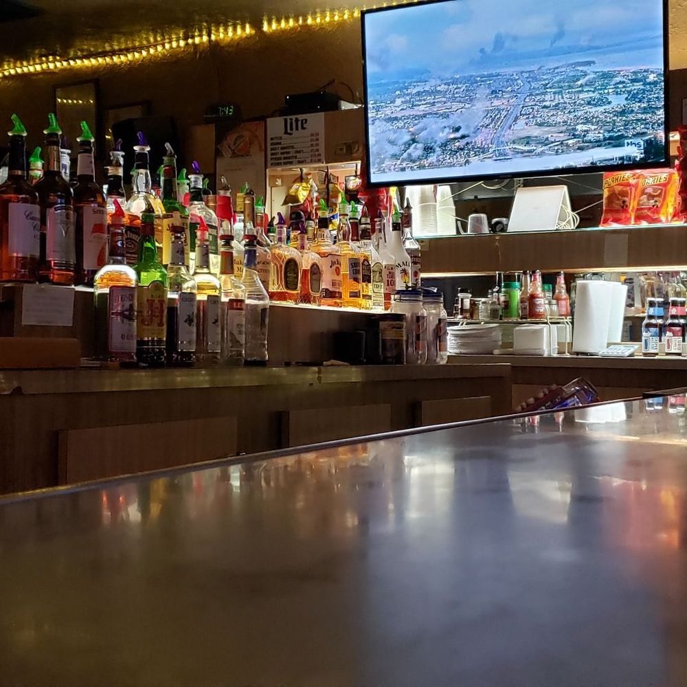 Riverwest Tavern - Empty on a Friday night. - Dive Bars Near Me - Milwaukee, Wisconsin Riverwest Tavern - Empty on a Friday night. - Dive Bars Near Me - Milwaukee, Wisconsin