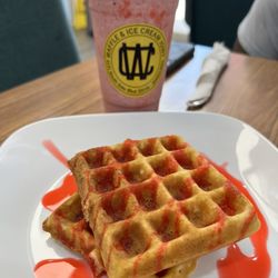 Waffle & Ice Cream - Strawberry Milkshake & Waffle