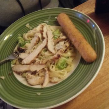Applebee's Grill + Bar - Broccoli chicken Alfredo - Sports Bars Near Me - Lafayette, Indiana