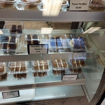 Jera's Heavenly Sweet - a display case of desserts - Desserts Near Me - Toledo, Ohio Jera's Heavenly Sweet - a display case of desserts - Desserts Near Me - Toledo, Ohio