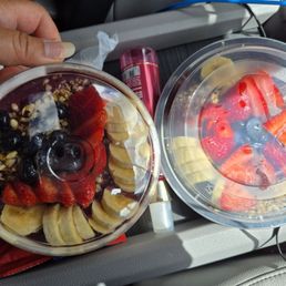Sammy Lani & Strawberry bowls