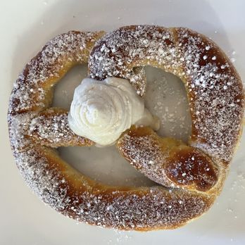 Eris Brewery and Cider House - Cinnamon sugar soft pretzel - Cideries Near Me - Chicago, Illinois