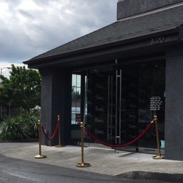 Velvet ropes at the door... yup. That happened. Velvet ropes at the door... yup. That happened.
