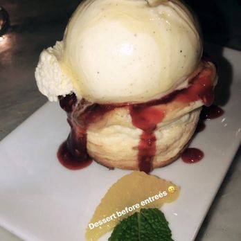 Bar España - Cheesecake with ice cream on top was absolutely delicious - Spanish Near Me - Palma, PM