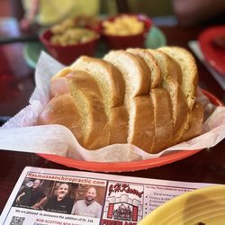 Broadway Diner - Table bread.