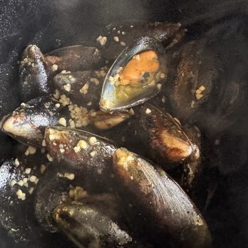 Petite Suzette - Mussels - French Near Me - Montgomery, Texas