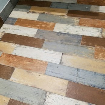 Lightsey's Restaurant - Bathroom floors - Seafood Near Me - Okeechobee, Florida