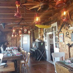 Au Coin De La Berge - Restaurant interior