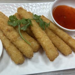 Delicious calamari with good side dip. Very savory not try it all. Delicious calamari with good side dip. Very savory not try it all.
