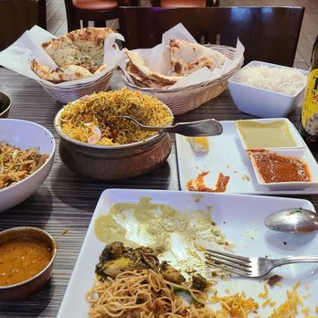 Bawarchi Indian Cuisine - Chicken Vindaloo Ulavacharu Chicken Biryani Vijayawada Chicken Biryani Chicken Tikka Kabab Veg Noodles Plain Naan Garlic Naan - Indian Near Me - Sparks, Nevada Bawarchi Indian Cuisine - Chicken Vindaloo Ulavacharu Chicken Biryani Vijayawada Chicken Biryani Chicken Tikka Kabab Veg Noodles Plain Naan Garlic Naan - Indian Near Me - Sparks, Nevada