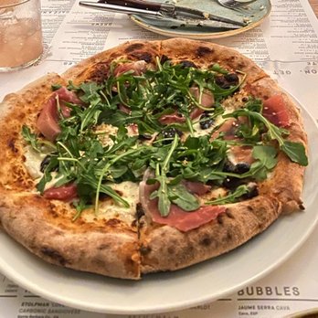 Sixty Vines - Fig & prosciutto pizza - Wine Bars Near Me - Winter Park, Florida Sixty Vines - Fig & prosciutto pizza - Wine Bars Near Me - Winter Park, Florida