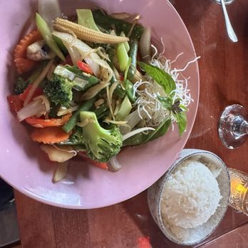 Bangkok Bar Shi - Thai Near Me - Melrose, Massachusetts