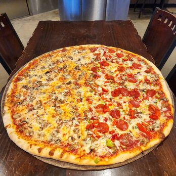 Bacci Pizzeria - Pizza Near Me - Chicago, Illinois