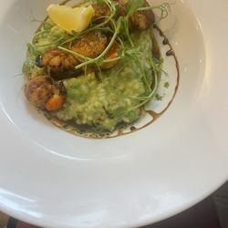 Sea Breezes - Scallops entree