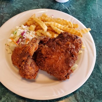 St Francis Villa Assisted Living - Fried Chicken at weekday lunch. - Assisted Living Facilities Near Me - River Ridge, Louisiana St Francis Villa Assisted Living - Fried Chicken at weekday lunch. - Assisted Living Facilities Near Me - River Ridge, Louisiana