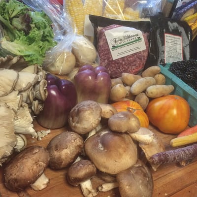 Cotswold Farmers Market by null