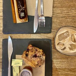 La Barantine - Stockbridge - Eclair and berry scone