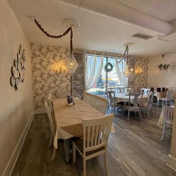 Rustic Root - Tea Rooms Near Me - Beech Grove, Indiana