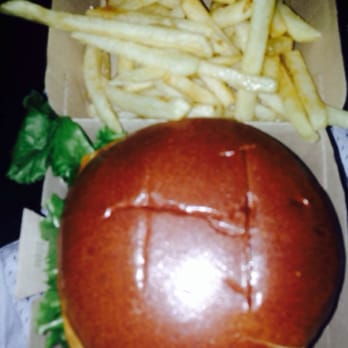 McDonald's - Chicken sandwich after a flight - Fast Food Near Me - Paramus, New Jersey