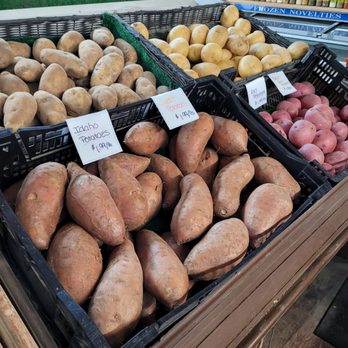 Wade's Vegetables - Produce - Farmers Market Near Me - Bloomfield, Connecticut