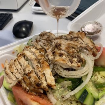 Chiggy's Gyros - Greek salad with chicken - Mediterranean Near Me - Palatine, Illinois
