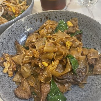 Kin Long Beach - Pad See Ewe - Thai Near Me - Long Beach, California