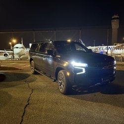 Issaquah Limousine Service - Luxury SUV at SeaTac Airport