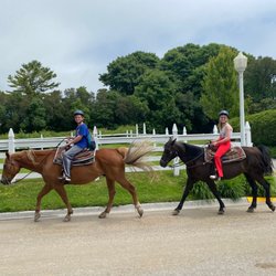 Cindy's Riding Stable - TrIl ride with Cindy's Riding Stables
