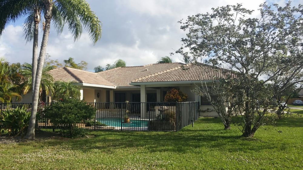 Slide of Thompsons Roofing