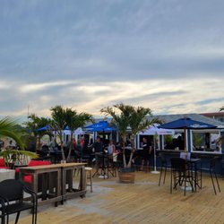 Beach. Bar. Eats.