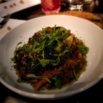 Salinas - Algos Gallegas al Mole Vasco- Galician seaweed, hen of the woods mushrooms, courgette, fennel, Basque mole, green pea pesto. - Spanish Near Me - New York, New York