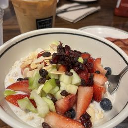 Berry & Almond Overnight Oats