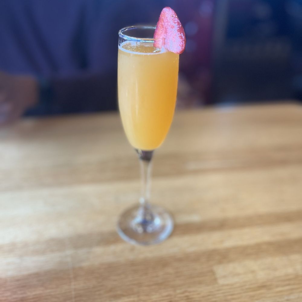 Mad Rooster Cafe - Milwaukee - Peach bellini - Cafes Near Me - West Milwaukee, Wisconsin Mad Rooster Cafe - Milwaukee - Peach bellini - Cafes Near Me - West Milwaukee, Wisconsin