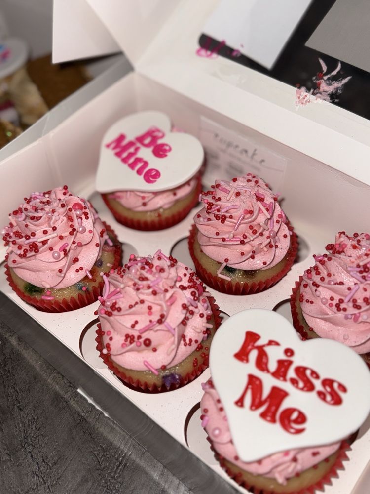 Sugar Mama Cupcakery Logo