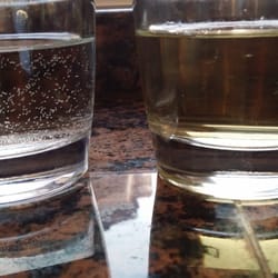 Beaumont Market - Healthy Sauvignon Blanc on left compared to oxydized sample on right that looks more like a Chardonnay.